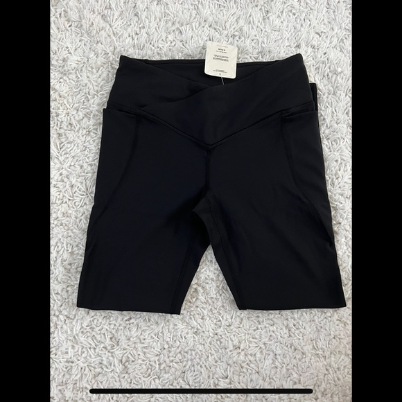 High-Waisted Pureluxe Crossover 7/8 Legging - Picture 2 of 5